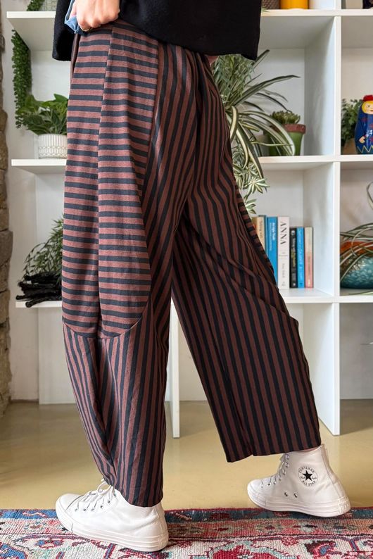 Sunday Morning 7/8 Barrel Pant Black & Chestnut